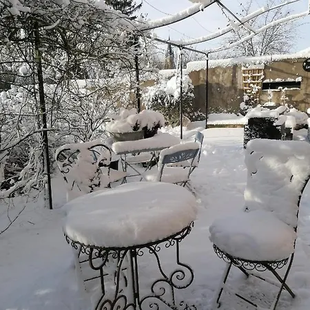 D'hotes Les Magnolias לינה וארוחת בוקר *