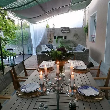 D'hotes Les Magnolias Bed & Breakfast 3*