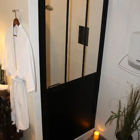 D'hotes Les Magnolias Bed and breakfast 3*