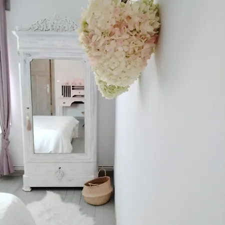 D'hotes Les Magnolias לינה וארוחת בוקר
